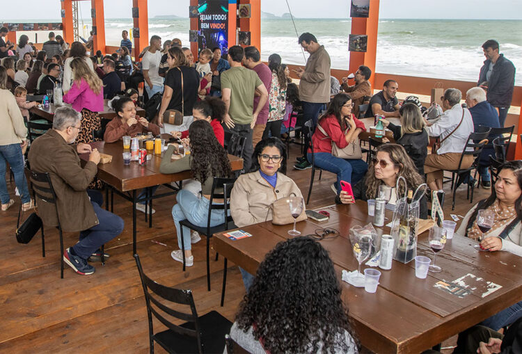 14ª edição do Festival Macaé Gastronomia, último dia, Praia dos Cavaleiros. Macaé/RJ.