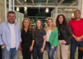Empresários e representantes do setor turístico reunidos durante a assembleia que elegeu a nova diretoria do Rio das Ostras Convention & Visitors Bureau